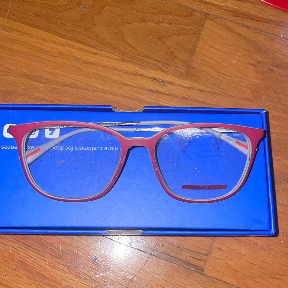 PRADA GLASSES